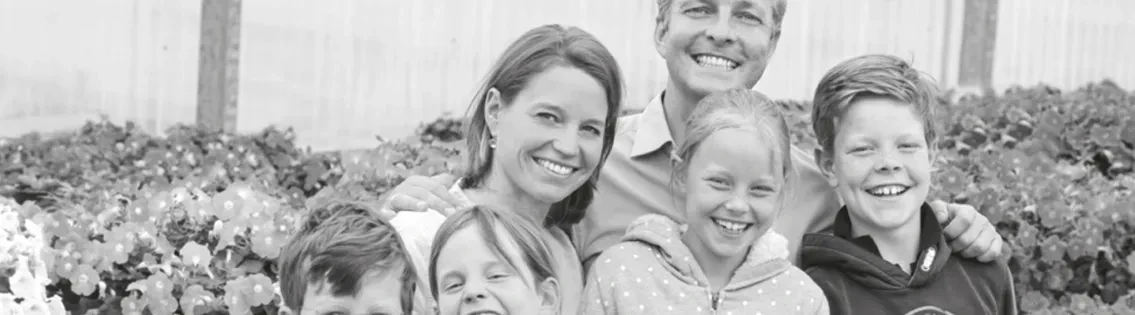 Die 6. Generation bei Benary. Klaudia und Matthias mit ihren vier Kindern Hans, Marianne, Käthe und Friedrich Die 6. Generation bei Benary. Klaudia und Matthias mit ihren vier Kindern Hans, Marianne, Käthe und Friedrich